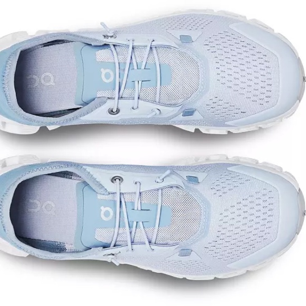 On Cloud 5 Coast Sneaker- Brand new